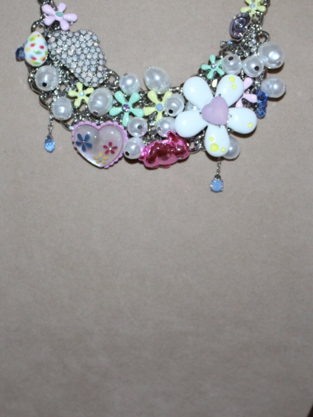 NWT Betsey Johnson bib statement necklace and matching earrings set. STUNNING! - Picture 7 of 15